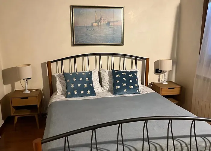Romantic Rialto Apartment